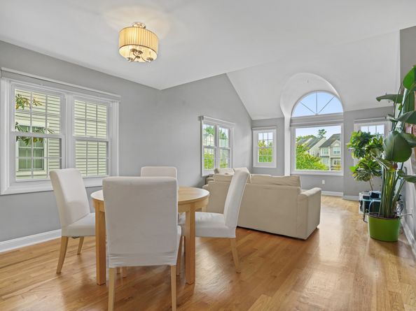 122 Paugusett Circle 122, Trumbull CT 06611