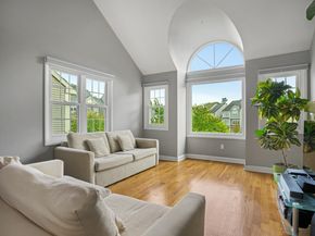 122 Paugusett Circle 122, Trumbull CT 06611