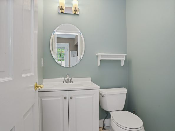 122 Paugusett Circle 122, Trumbull CT 06611