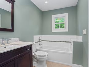 122 Paugusett Circle 122, Trumbull CT 06611