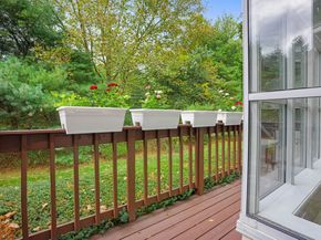 122 Paugusett Circle 122, Trumbull CT 06611