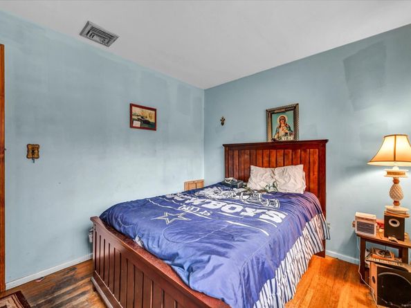 42 Wendy Road, Trumbull CT 06611