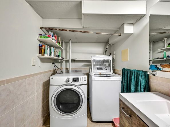 42 Wendy Road, Trumbull CT 06611