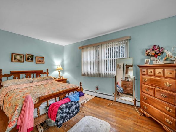 42 Wendy Road, Trumbull CT 06611