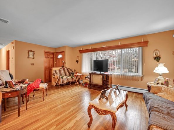 42 Wendy Road, Trumbull CT 06611