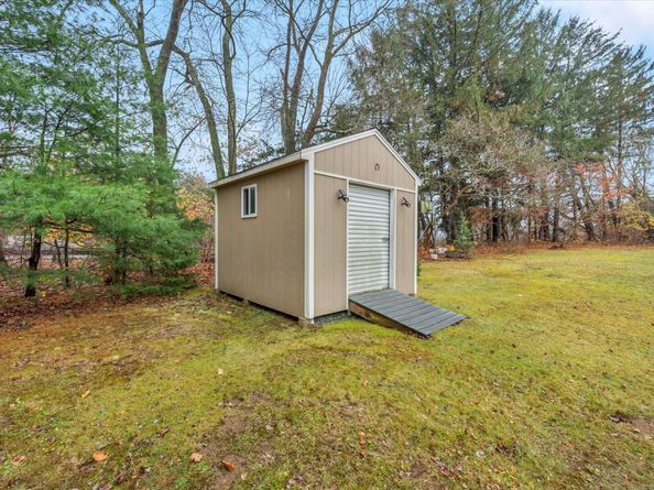 42 Wendy Road, Trumbull CT 06611