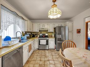 42 Wendy Road, Trumbull CT 06611