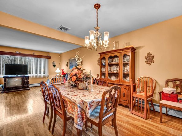 42 Wendy Road, Trumbull CT 06611