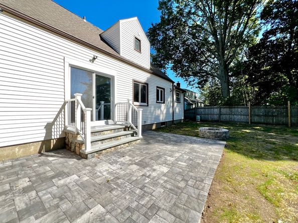 50 Pilgrim Road, Bridgeport CT 06610