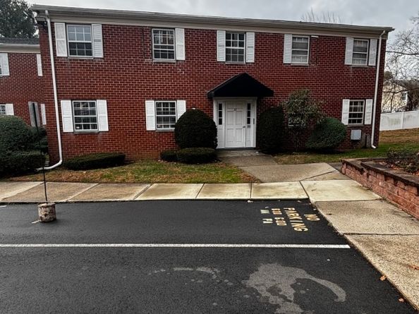 50 Greenhouse Road 33C, Bridgeport CT 06606