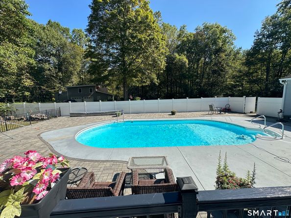 6 Katrina Circle, Bethel CT 06801