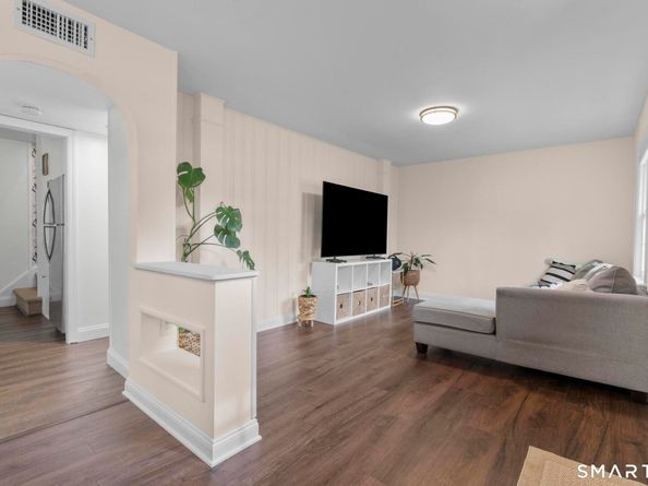 11 Barmore Drive W, Stamford CT 06905