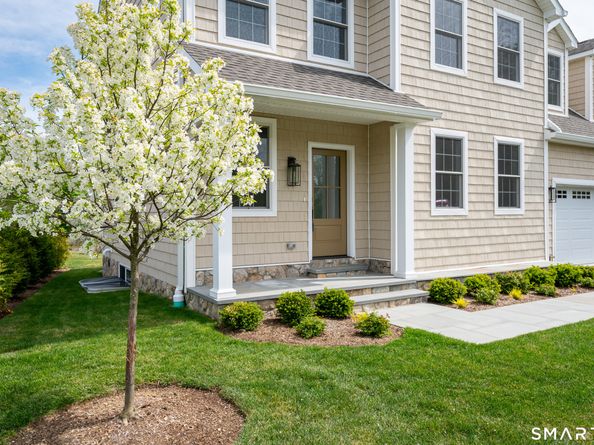 12 Walnut Ridge Court, Stamford CT 06904