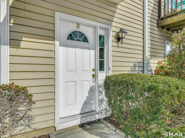 22 Dora Street D, Stamford CT 06902