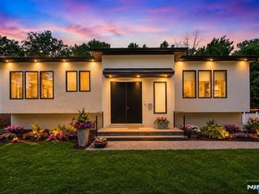284 Castle Drive, Englewood Cliffs NJ 07632