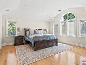 512 Winterburn Grove, Cliffside Park NJ 07010