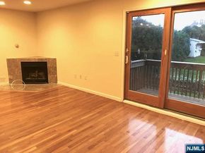 441 Hillcrest Place, Palisades Park NJ 07650