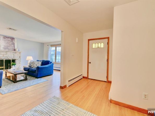 76 Central Lane, Secaucus NJ 07094