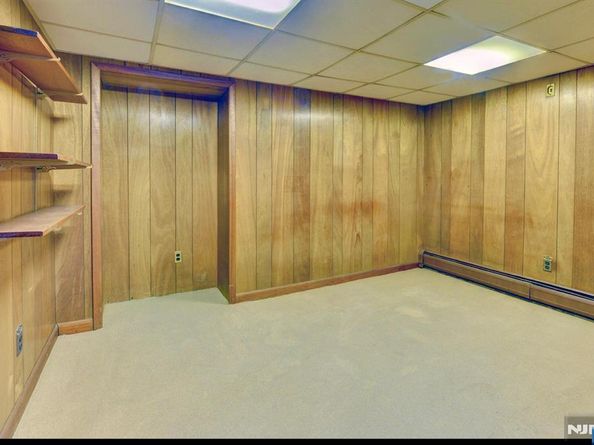 76 Central Lane, Secaucus NJ 07094