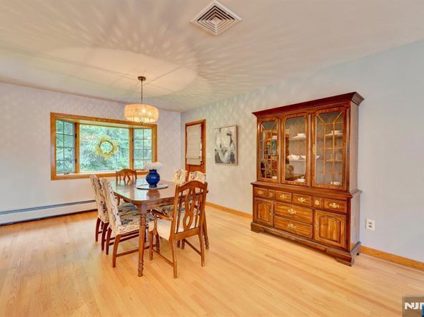76 Central Lane, Secaucus NJ 07094