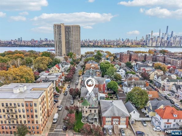 7722 Broadway, North Bergen NJ 07047
