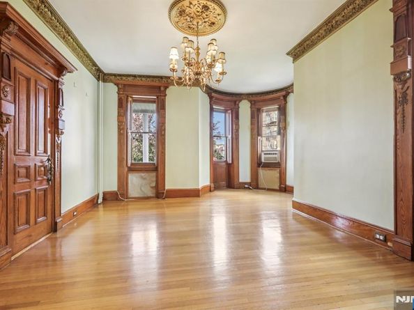 7722 Broadway, North Bergen NJ 07047