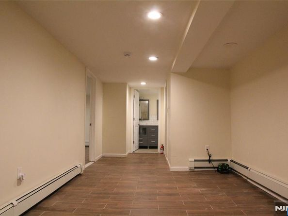 586 Hillside Street, Ridgefield NJ 07657