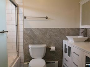 586 Hillside Street, Ridgefield NJ 07657