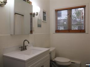 586 Hillside Street, Ridgefield NJ 07657