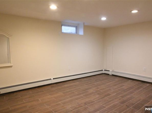 586 Hillside Street, Ridgefield NJ 07657