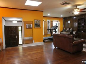 586 Hillside Street, Ridgefield NJ 07657
