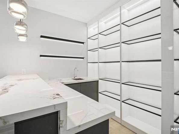 2 Connor Drive, Englewood Cliffs NJ 07632