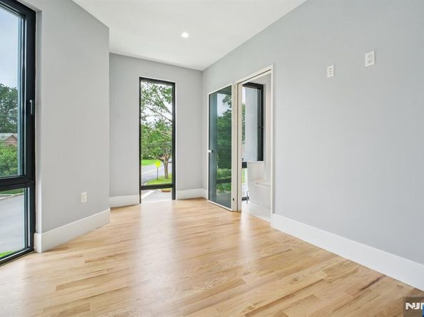 2 Connor Drive, Englewood Cliffs NJ 07632