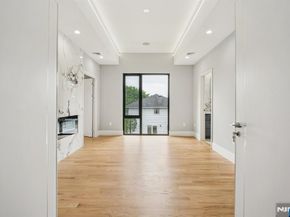 2 Connor Drive, Englewood Cliffs NJ 07632