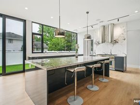 2 Connor Drive, Englewood Cliffs NJ 07632