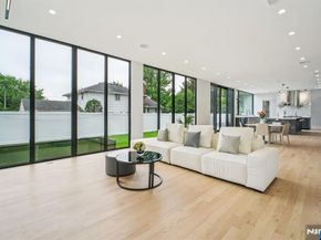 2 Connor Drive, Englewood Cliffs NJ 07632
