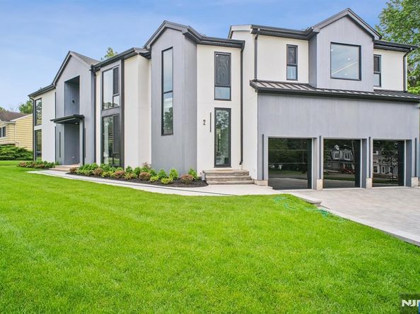 2 Connor Drive, Englewood Cliffs NJ 07632