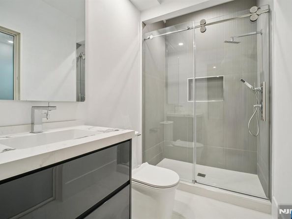 2 Connor Drive, Englewood Cliffs NJ 07632