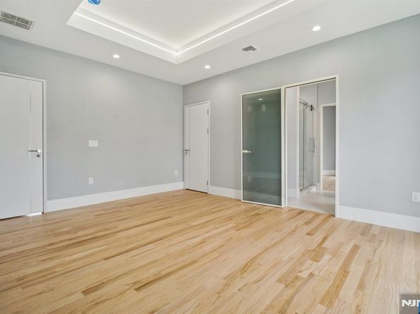 2 Connor Drive, Englewood Cliffs NJ 07632