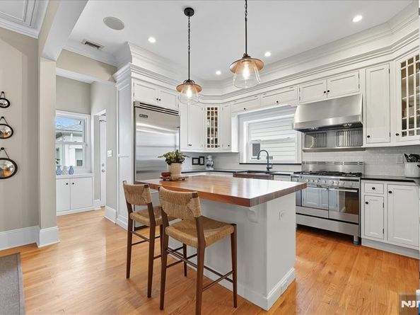 56-58 Bonn Place, Weehawken NJ 07086