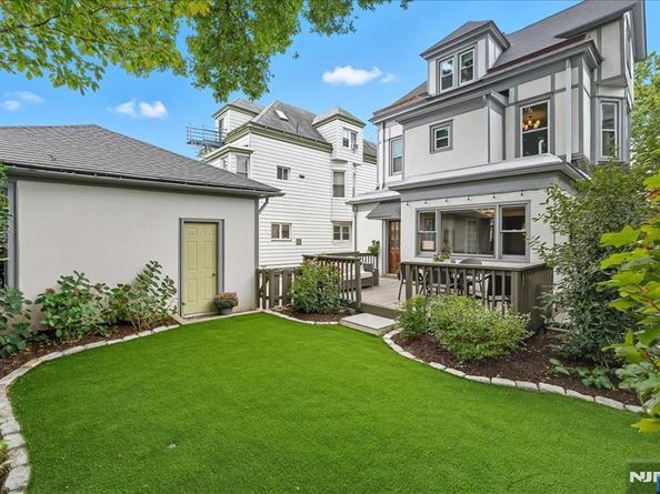56-58 Bonn Place, Weehawken NJ 07086