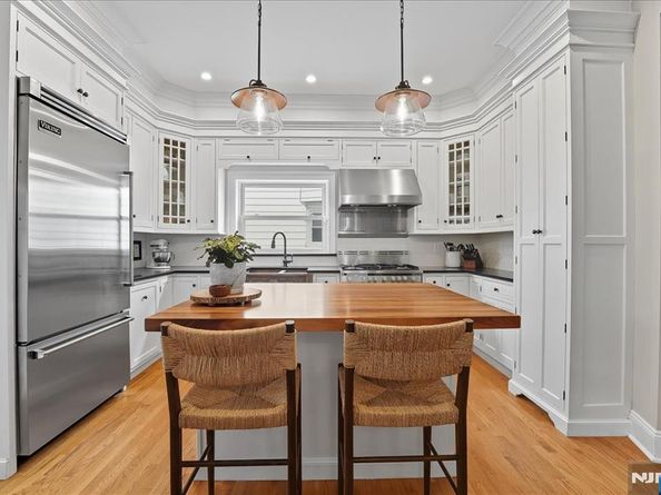 56-58 Bonn Place, Weehawken NJ 07086