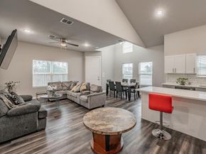 1908  Amanda Avenue , Fort Worth Texas 76105