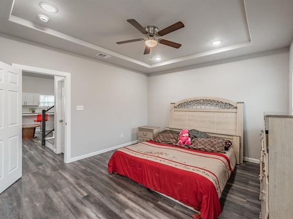 1908  Amanda Avenue , Fort Worth Texas 76105