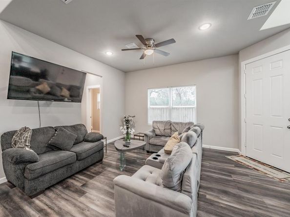 1908  Amanda Avenue , Fort Worth Texas 76105