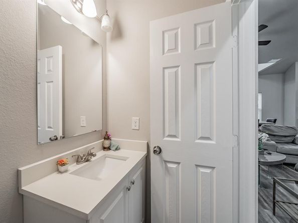 1908  Amanda Avenue , Fort Worth Texas 76105