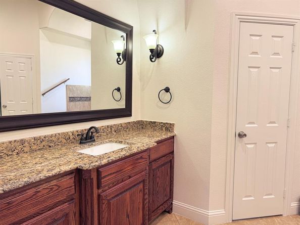 1302  Woodridge Circle , Euless Texas 76040