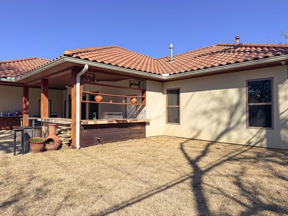 1302  Woodridge Circle , Euless Texas 76040