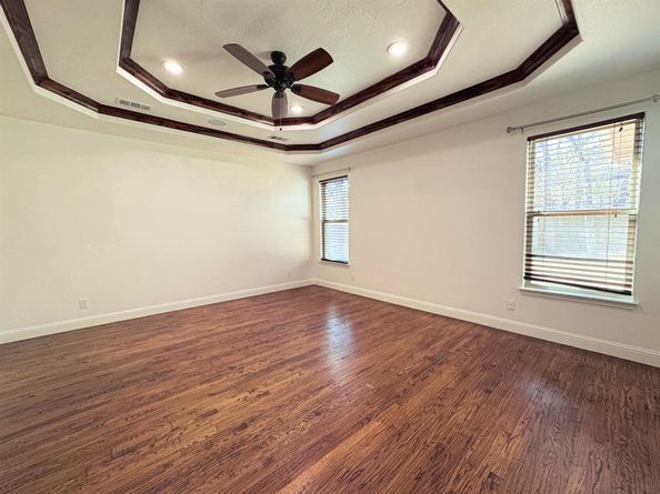 1302  Woodridge Circle , Euless Texas 76040