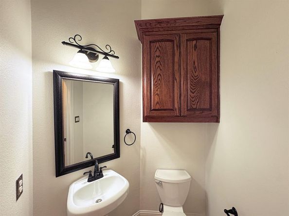 1302  Woodridge Circle , Euless Texas 76040